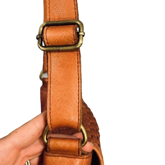 Valencia Holland woven leather crossbody bag Anthropologie - Picture 4 of 12